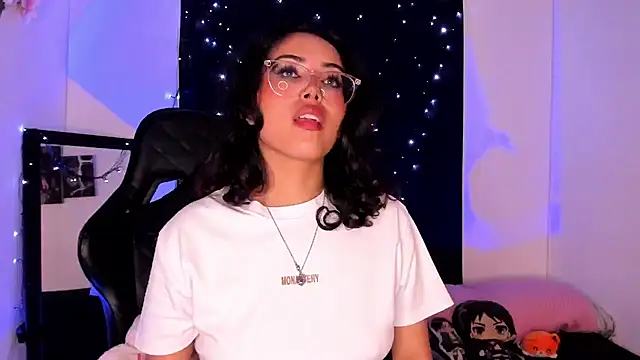 Snapshot of willow_poisson chatting on 03.04.25 willow poisson online show from 03.04.25