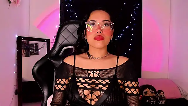 Snapshot of willow_poisson chatting on 03.06.25 willow poisson online show from 03.06.25