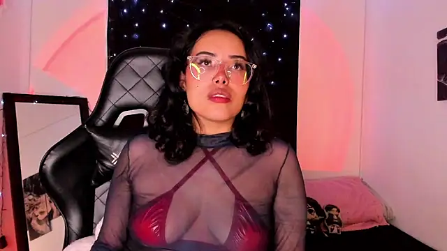 Snapshot of willow_poisson chatting on 03.17.25 willow poisson online show from 03.17.25