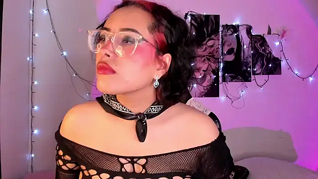 Snapshot of willow_poisson chatting on 09.22.25 willow poisson online show from 09.22.25