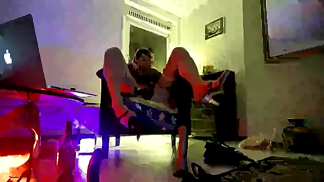 CharlotteVixxens online show from 10.19.25