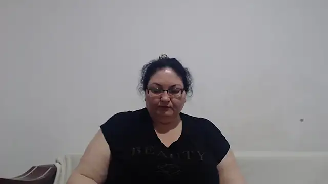 Snapshot of Nykyxo chatting on 05.17.26 Nykyxo online show from 05.17.26