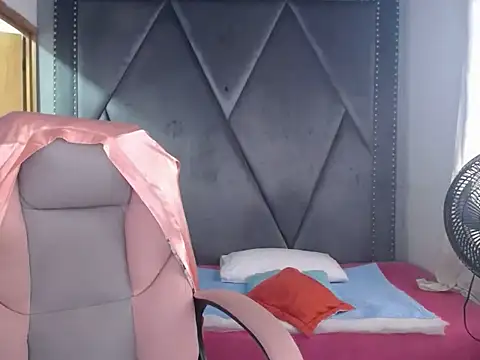 MeganMilF2 online show from 03.21.26