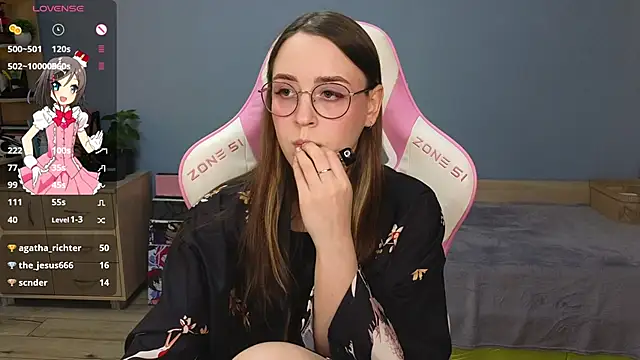 Snapshot of Sweet_frosti chatting on 12.06.24 Sweet frosti online show from 12.06.24