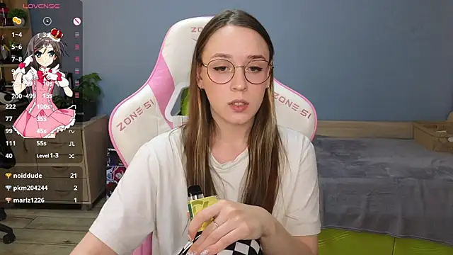 Snapshot of Sweet_frosti chatting on 12.18.24 Sweet frosti online show from 12.18.24