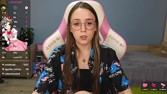 Snapshot of Sweet_frosti chatting on 12.19.24 Sweet frosti online show from 12.19.24