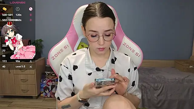 Snapshot of Sweet_frosti chatting on 12.31.24 Sweet frosti online show from 12.31.24