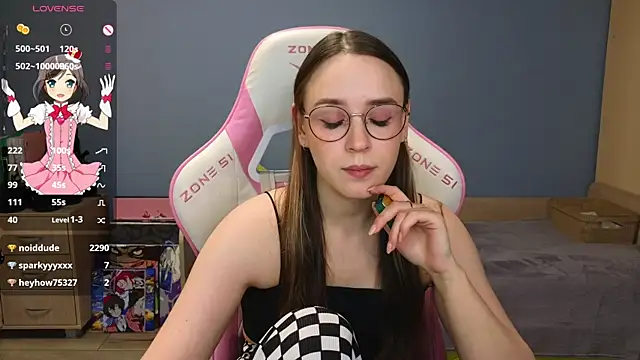 Snapshot of Sweet_frosti chatting on 01.04.25 Sweet frosti online show from 01.04.25