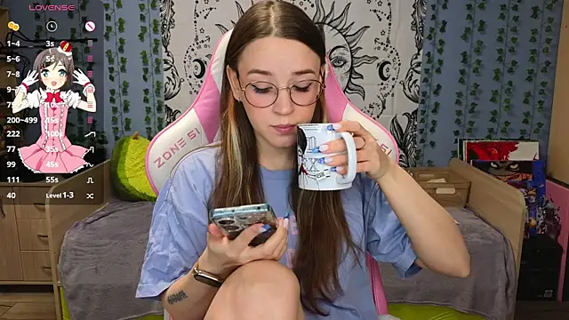 Snapshot of Sweet_frosti chatting on 01.12.25 Sweet frosti online show from 01.12.25