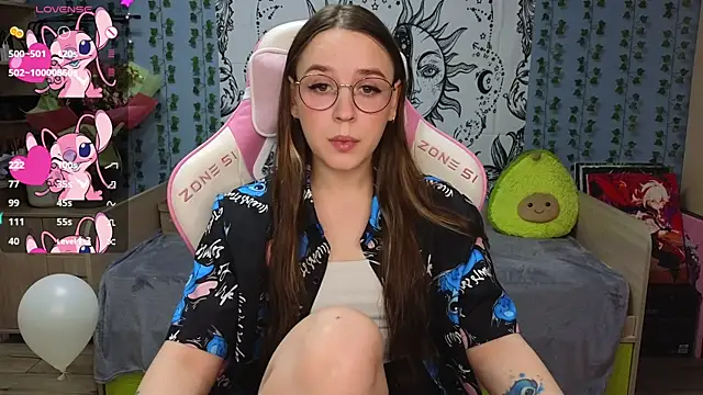 Snapshot of Sweet_frosti chatting on 02.05.25 Sweet frosti online show from 02.05.25