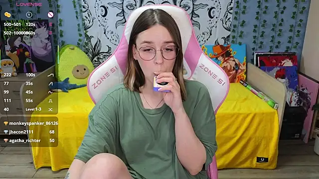 Snapshot of Sweet_frosti chatting on 03.18.25 Sweet frosti online show from 03.18.25