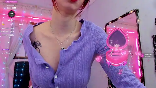 Snapshot of laura_olssen chatting on 11.07.25 laura olssen online show from 11.07.25