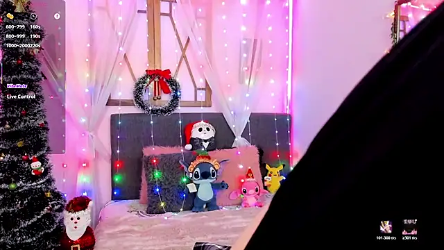 Snapshot of laura_olssen chatting on 12.04.25 laura olssen online show from 12.04.25