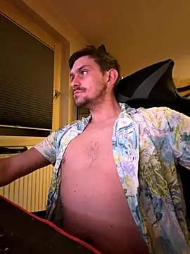 Snapshot of Shaiiboy chatting on 12.01.25 Shaiiboy online show from 12.01.25