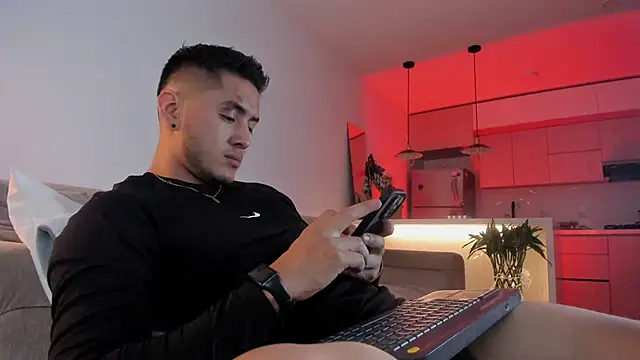 Chriskyle  online show from 12.08.24