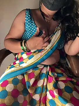 Snapshot of Love-priya chatting on 07.02.26 Love-priya online show from 07.02.26