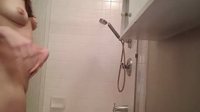 Tipsy Toes Daisy online show from 02.13.25