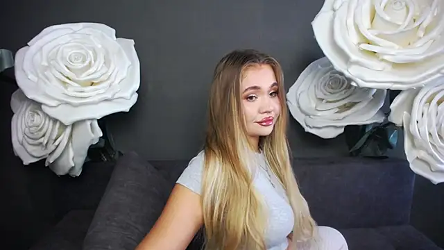 StacyYellig online show from 09.08.25