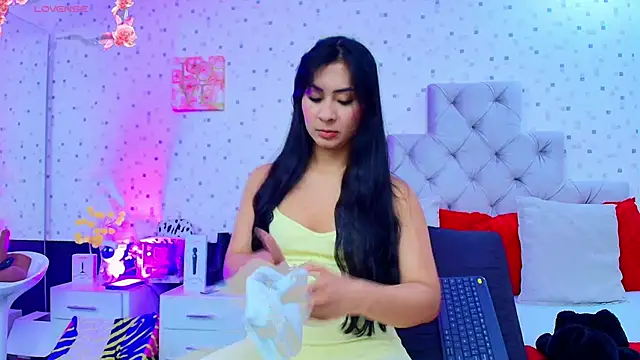 JulietaReyess online show from 03.03.26