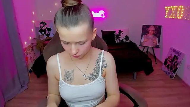 HelloRoxy online show from 11.03.25