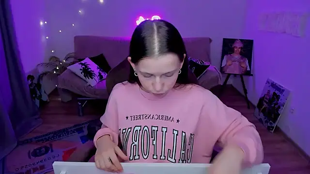 HelloRoxy online show from 02.21.26