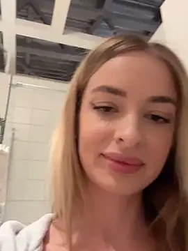 EvieEvans online show from 03.13.25