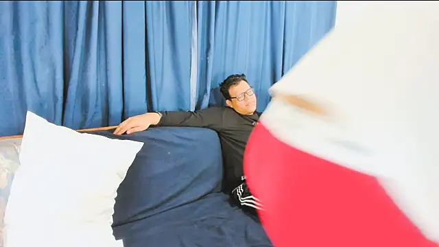  Araboys  online show from 11.23.25