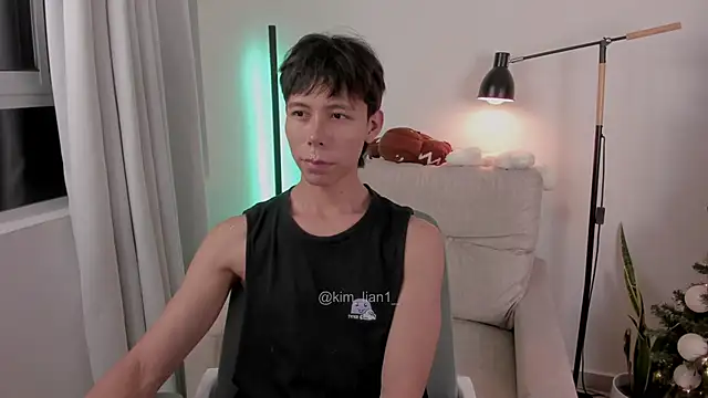 Snapshot of kim_lian21 chatting on 12.14.25 kim lian21 online show from 12.14.25