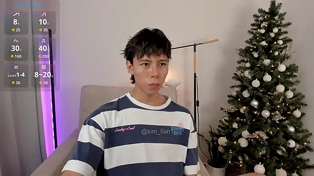 Snapshot of kim_lian21 chatting on 12.23.25 kim lian21 online show from 12.23.25