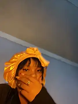 YellowHoneyDip online show from 02.28.25