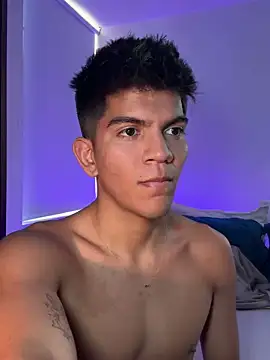 santiago 01 online show from 12.10.24