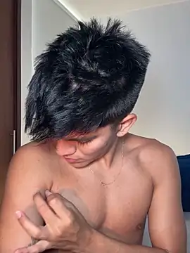 santiago 01 online show from 12.15.24