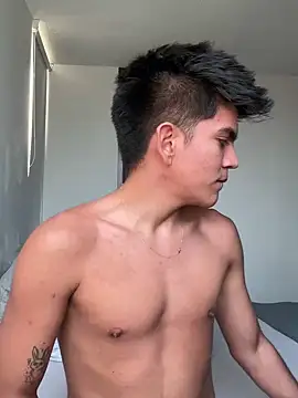 santiago 01 online show from 12.18.24