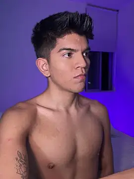 santiago 01 online show from 02.05.25