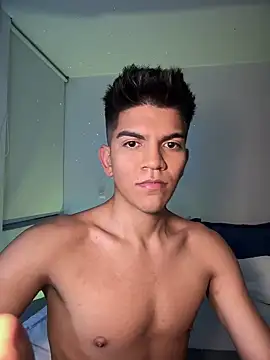 santiago 01 online show from 02.13.25