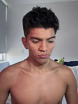 santiago 01 online show from 02.19.25