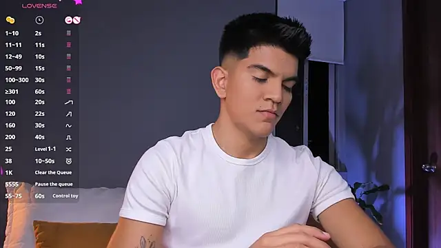 santiago 01 online show from 09.12.25