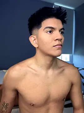 santiago 01 online show from 09.14.25