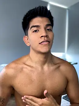 santiago 01 online show from 09.19.25