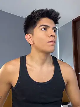 santiago 01 online show from 10.03.25