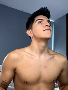 santiago 01 online show from 10.29.25