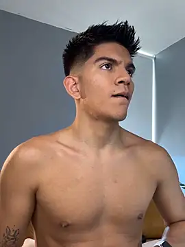 santiago 01 online show from 11.07.25