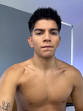 santiago 01 online show from 11.28.25