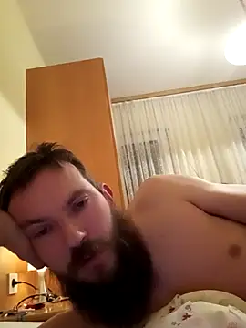 Snapshot of Klinsch chatting on 11.24.25 Klinsch online show from 11.24.25