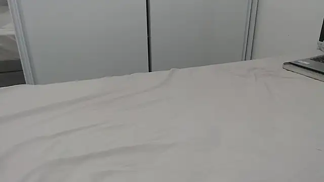 Snapshot of TODALINDA chatting on 10.30.25 TODALINDA online show from 10.30.25