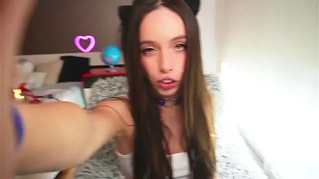 Snapshot of Dayna_Nebula chatting on 02.11.25 Dayna Nebula online show from 02.11.25