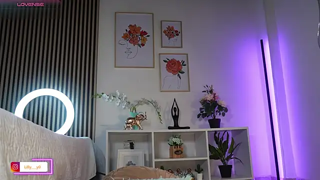 LillyDolls23 online show from 04.12.26