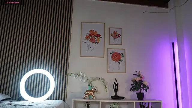 LillyDolls23 online show from 04.14.26