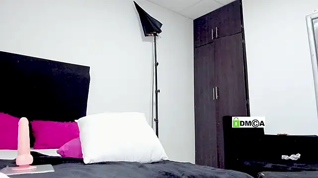 Snapshot of Scarlette1312 chatting on 01.08.25 Scarlette1312 online show from 01.08.25