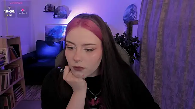 CoralineKeyns online show from 07.07.26